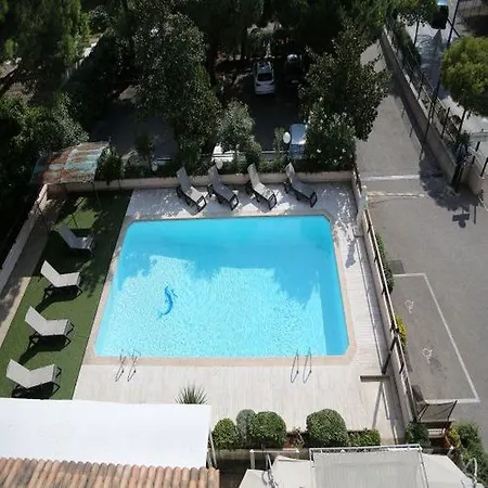 Hotel Campanile 3*